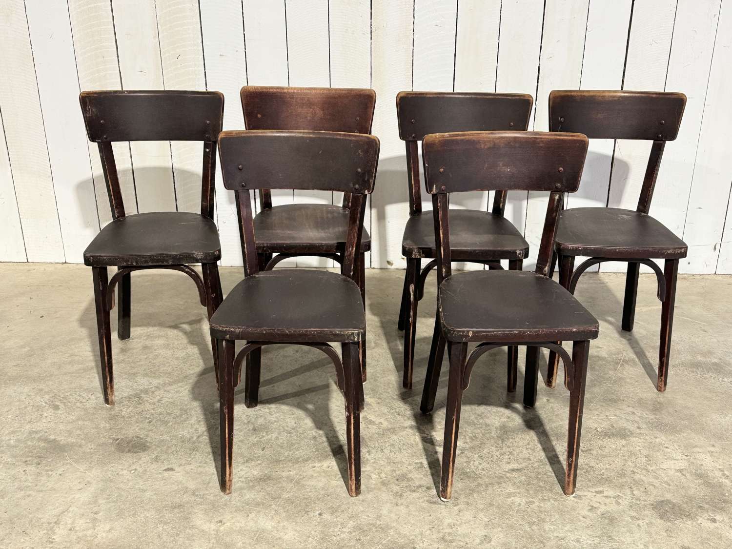 A set of 6 bentwood dining chairs